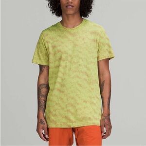 Lululemon Metal Vent Breathe Short Sleeve Size Medium